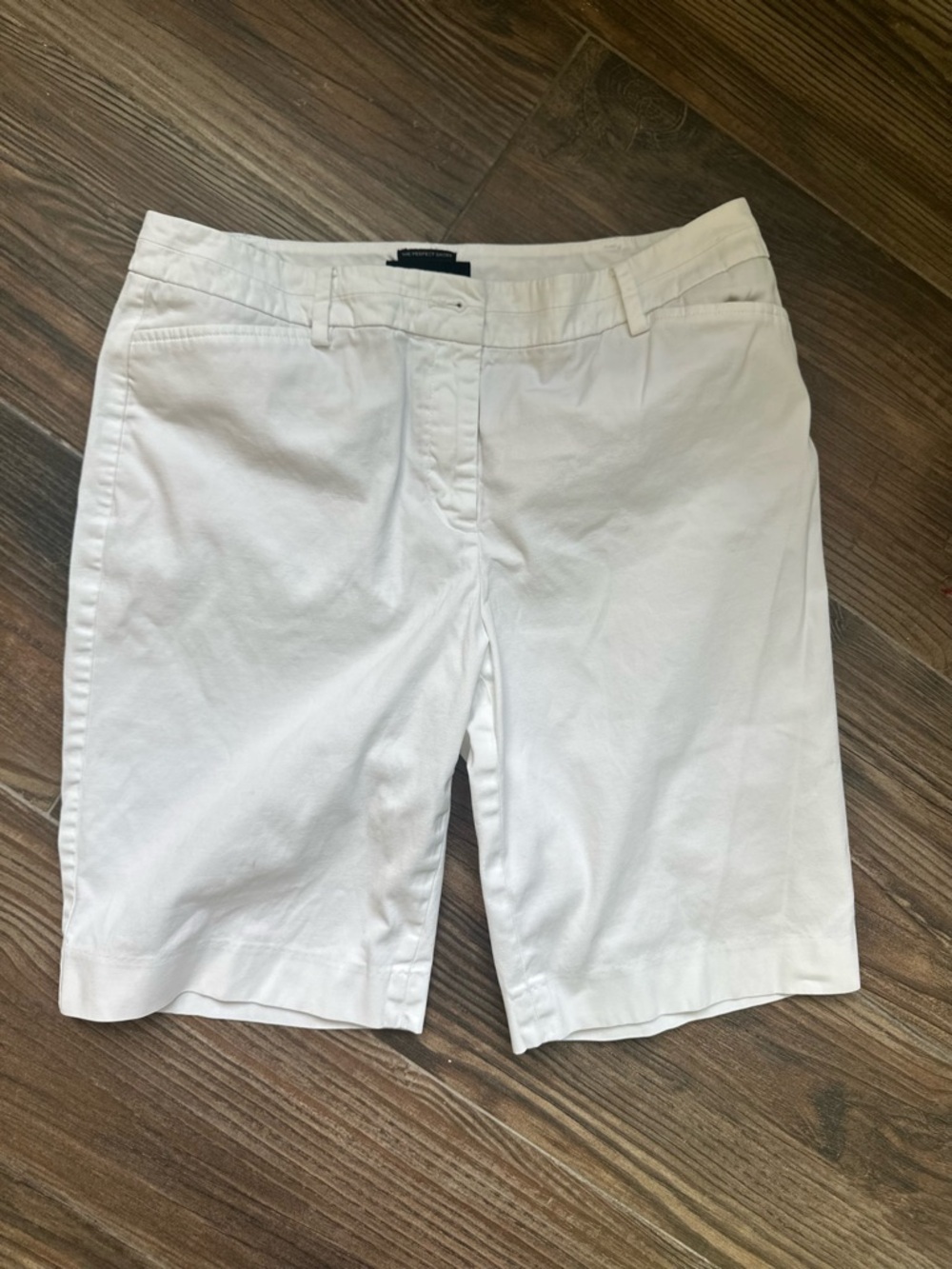 Talbots The Perfect Shorts White Mid-Length Pull-On Bermuda Shorts - Picture 7 of 12